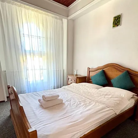 פרדיאל Pine Peak Apartments מראה חיצוני תמונה